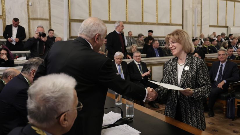 Βράβευση Ομότιμης Καθηγήτριας Χρ. Ντουνιά από την Ακαδημία Αθηνών